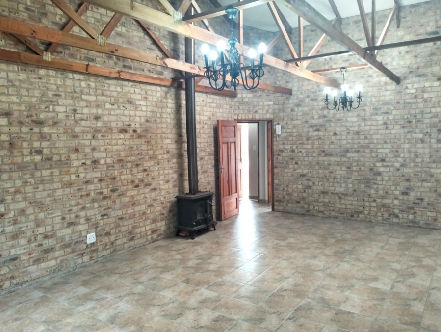 To Let 5 Bedroom Property for Rent in Island View Western Cape
